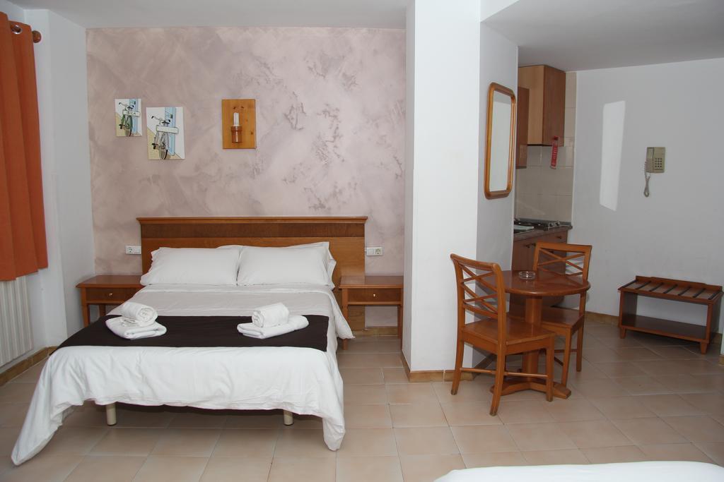 Gomila Palma Apartments ภายนอก รูปภาพ